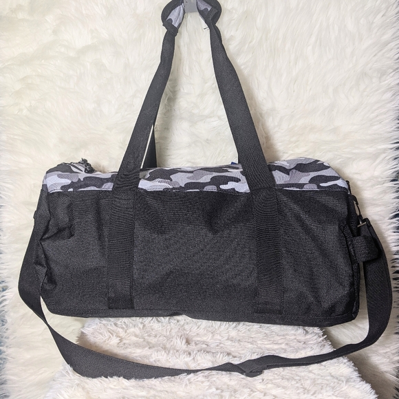 NWT Champion Duffle Bag Unisex - Picture 3 of 12